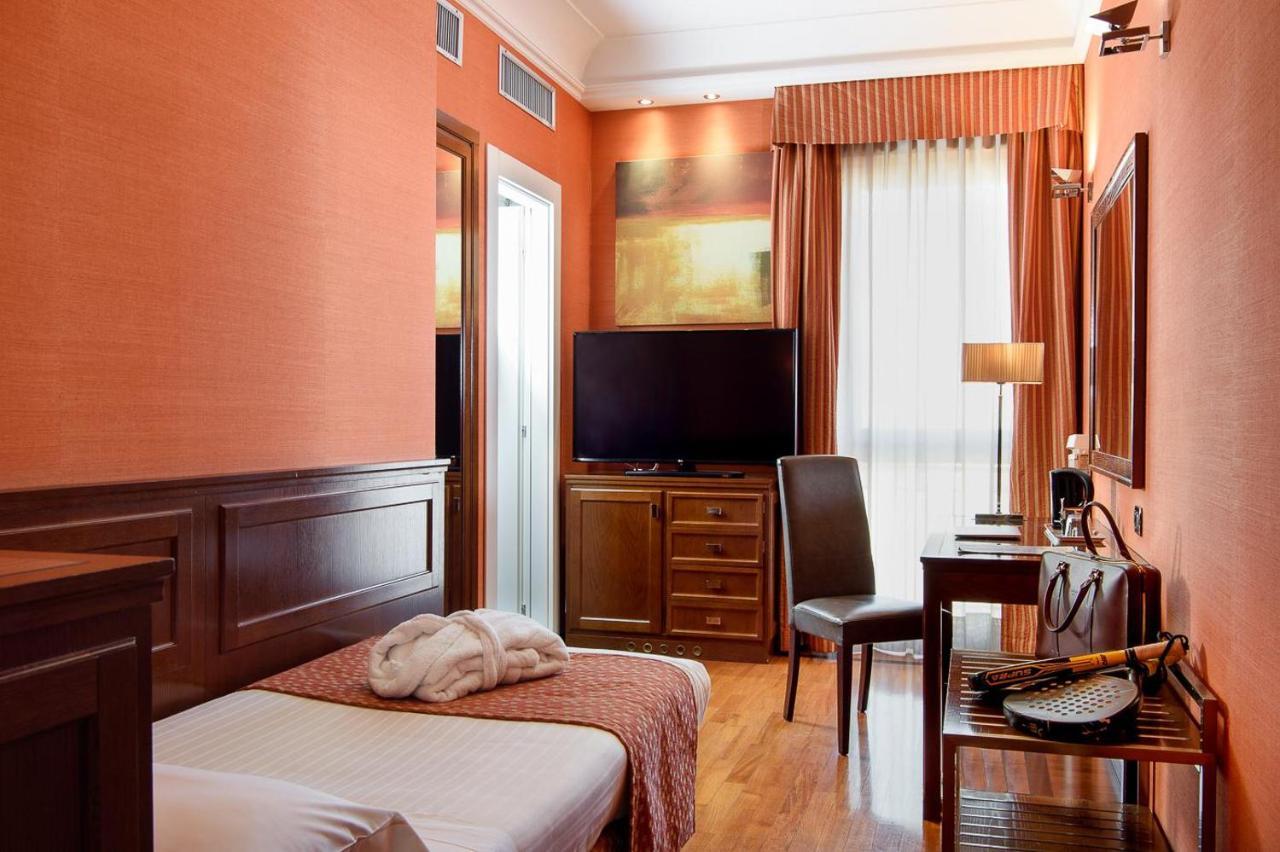 แกรนด์ โฮเทล อาเดรียติโก Hotel ฟลอเรนซ์ ภายนอก รูปภาพ